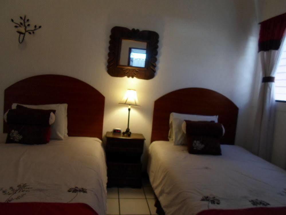 Novohostal B&B Guatemala City ภายนอก รูปภาพ